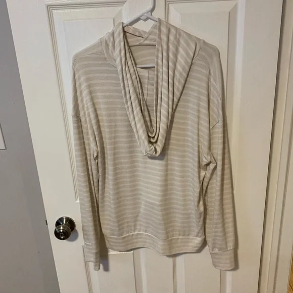 Target striped beige pull over hooded - Picture 2 of 3